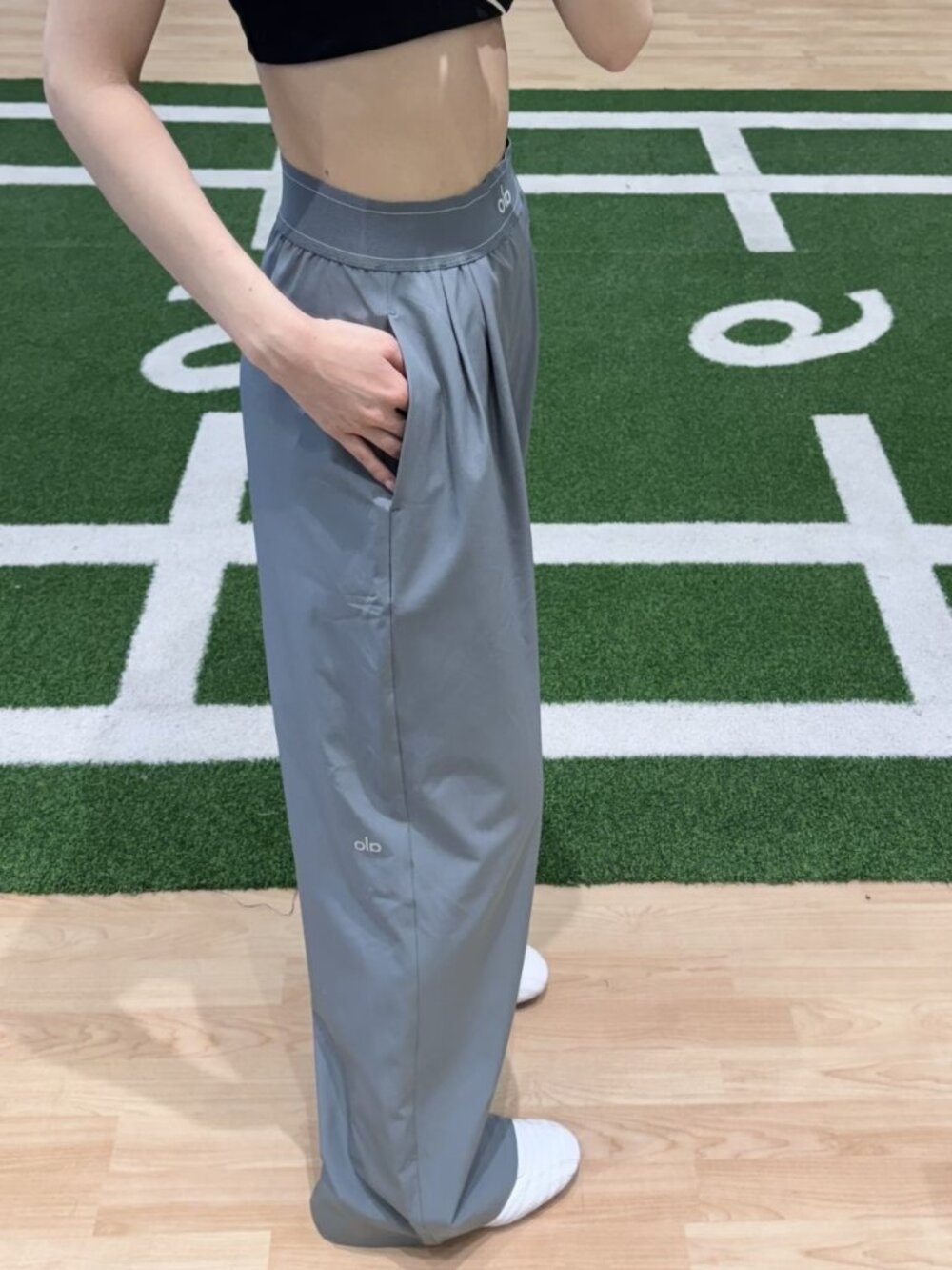 Alo Yoga Regular High Waist Straight Leg Casual Pants Steel Gray🔘New With Tags✨ - Picture 5 of 7